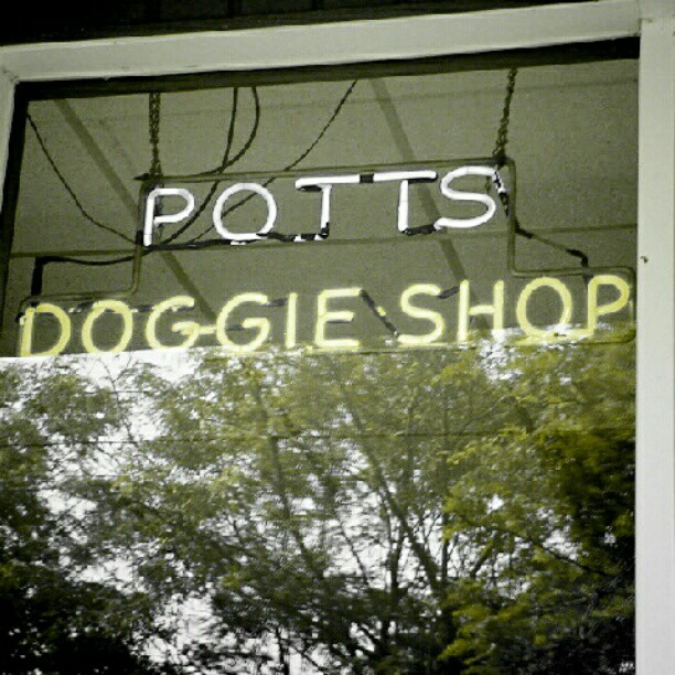Pott's Doggie Shop